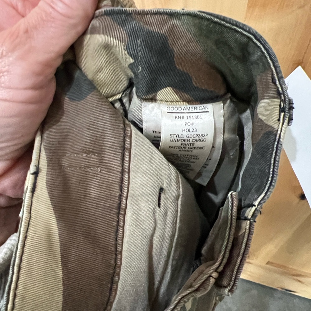 Good American Camouflage Cargo Pants - Picture 3 of 6